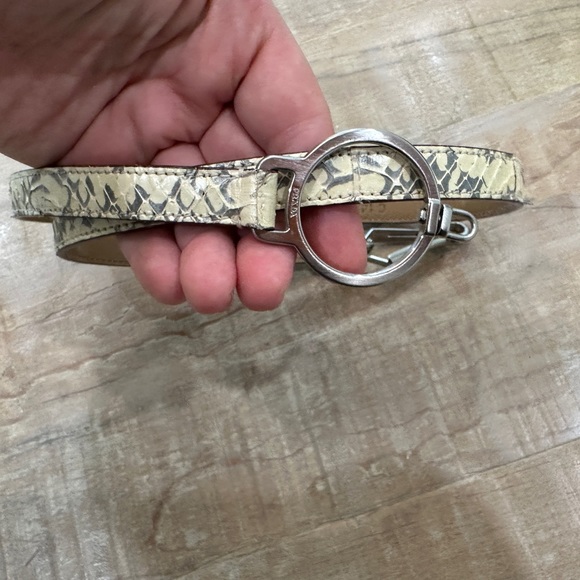 Vintage Prada metal hardware round loop snakeskin thin leather belt - Picture 13 of 17